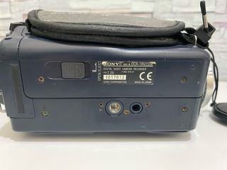 Sony Handycam TRV235E con accesorios