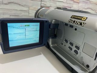 Sony Handycam TRV235E con accesorios
