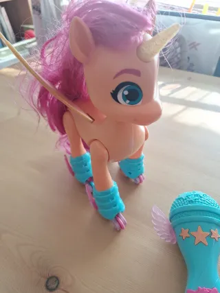 My Little Pony Sunny Canta y Patina