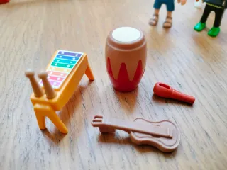 Escuela Playmobil con figuras