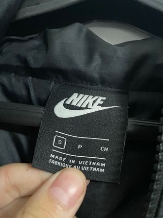 Chaqueta Nike Negra con Capucha