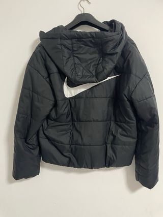 Chaqueta Nike Negra con Capucha
