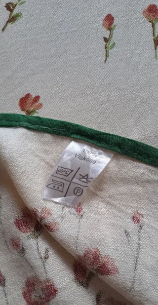 Tovaglia rotonda in viscosa con fiori