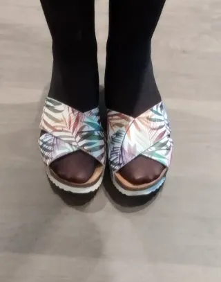 Sandalias cuña Kellies multicolor talla 40