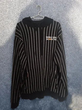 Sudadera Negra con Rayas Blancas Talla L