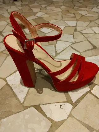 Scarpe rosse con tacco - Tg 37