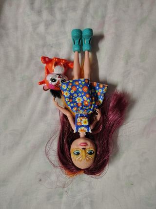 Muñecas enchantimals