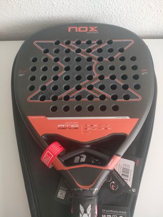 Pala de pádel Nox Attack 12K 2025
