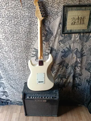 F. Stratocaster+amplificador+funda,mexicana