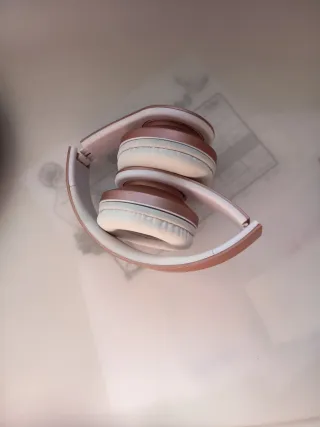 Cascos Bluetooth Rosas y Blancos