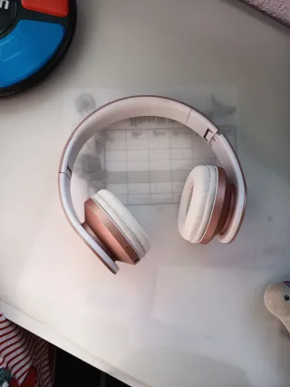 Cascos Bluetooth Rosas y Blancos