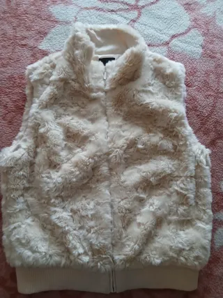 Chaleco de pelo beige