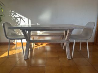 Mesa comedor con banco y 4 sillas