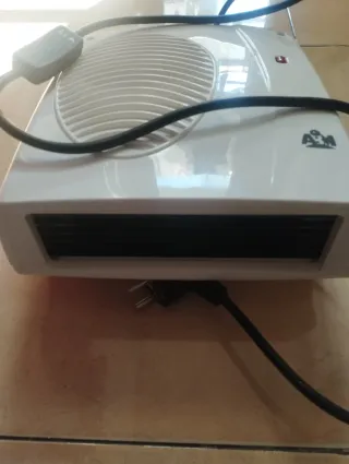 Calefactor pequeño blanco