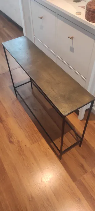 Tavolo consolle metallico moderno