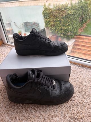 Nike Air Force 1 Negras