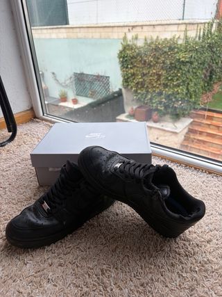 Nike Air Force 1 Negras