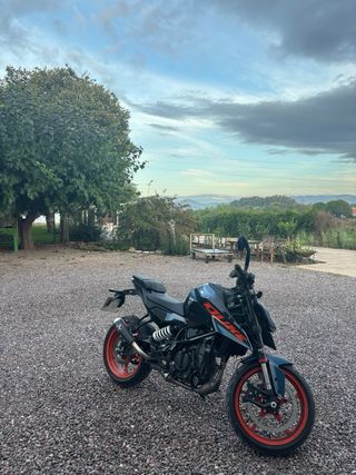KTM Duke 125 2025 - Muy buen estado