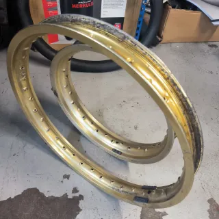 Aro delantero Honda África Twin XRV 650 .