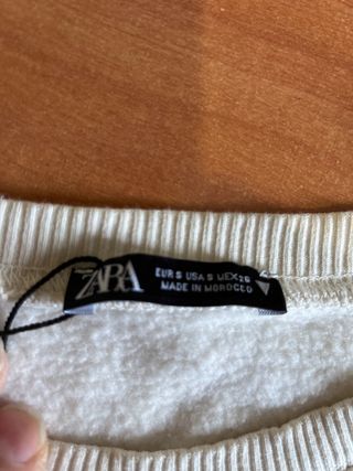 Sudadera Zara niña beige Talla S
