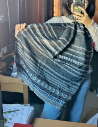 Bufanda pañuelo gris y granate