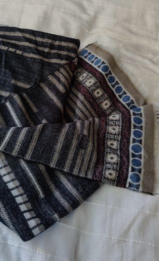 Bufanda pañuelo gris y granate