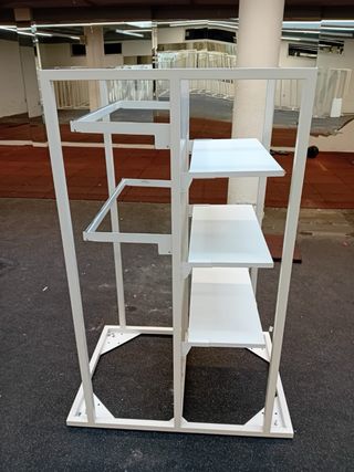 Estantería metálica blanca para local