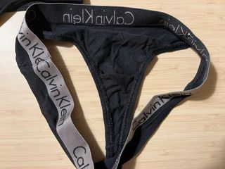 Lote 4 tangas Calvin Klein Talla M