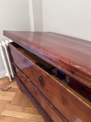 Arcón de madera antiguo