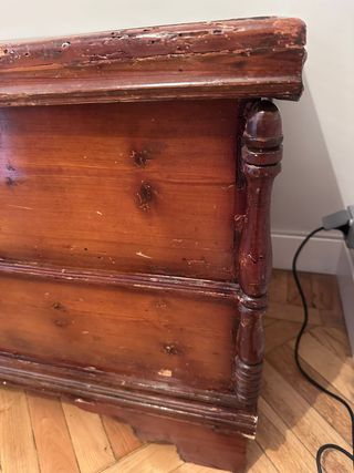 Arcón de madera antiguo