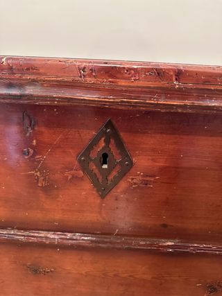 Arcón de madera antiguo