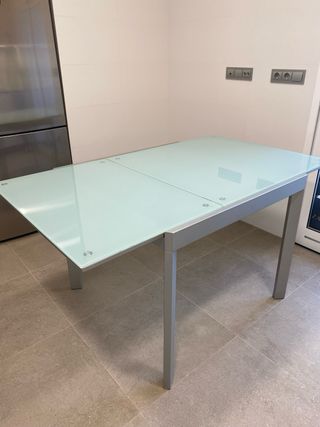 Mesa de cristal templado extensible