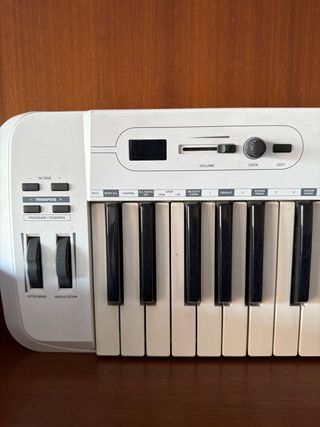 Teclado MIDI USB Carbon 49