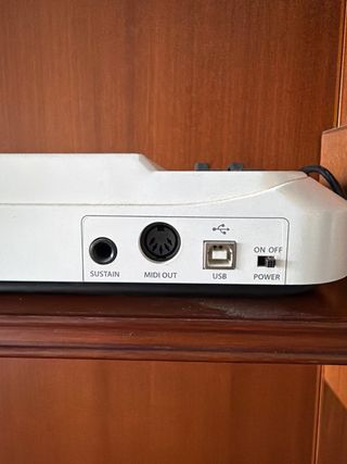 Teclado MIDI USB Carbon 49