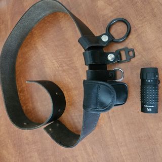 Cinturone in cuoio nero