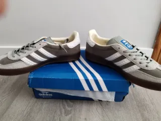 Adidas Gazelle Grises y Blancas