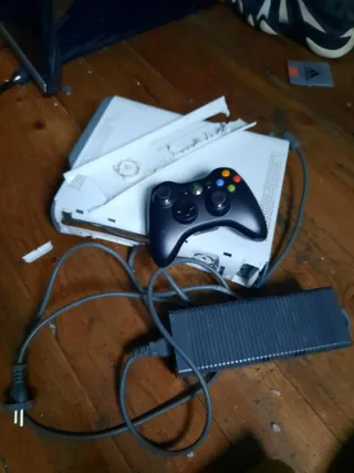 Xbox 360 para piezas + mando