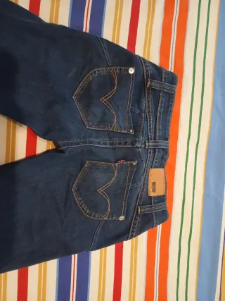 Pantalón Levi's Low Rise Skinny talla 25