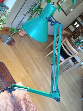 Lámpara flexo vintage verde años setenta