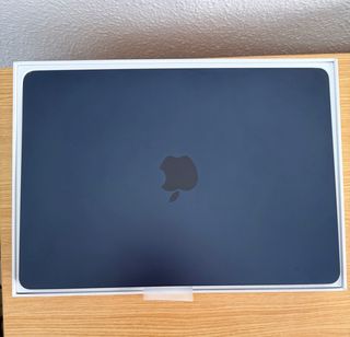 MacBook Air’’ 13 M2 2022 SSD  Negro como nuevo