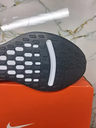 Zapatillas Nike Talla 47.5 Negras y Verdes