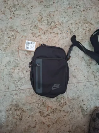 Riñonera Nike Negra sin usar