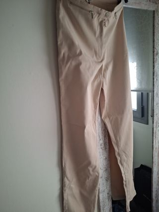 Pantalon ajustado crema Mango