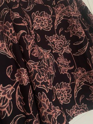 Blusa floral manga larga marrón y rosa