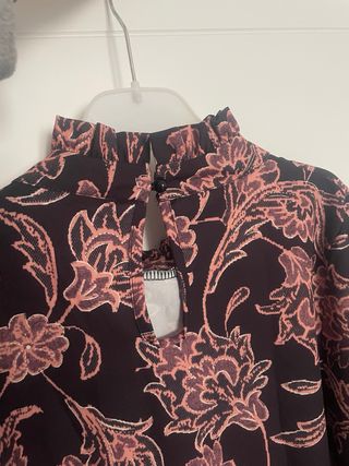 Blusa floral manga larga marrón y rosa
