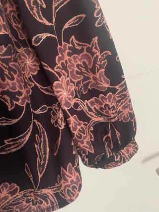 Blusa floral manga larga marrón y rosa