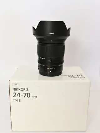 Objetivo Nikon NIKKOR Z 24-70mm f/4 S