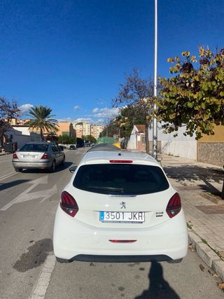 Peugeot 208 2015