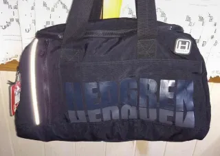 A MITAD DE PRECIO Bolsa Hedgren Hidrófuga negra