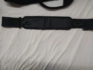 A MITAD DE PRECIO Bolsa Hedgren Hidrófuga negra